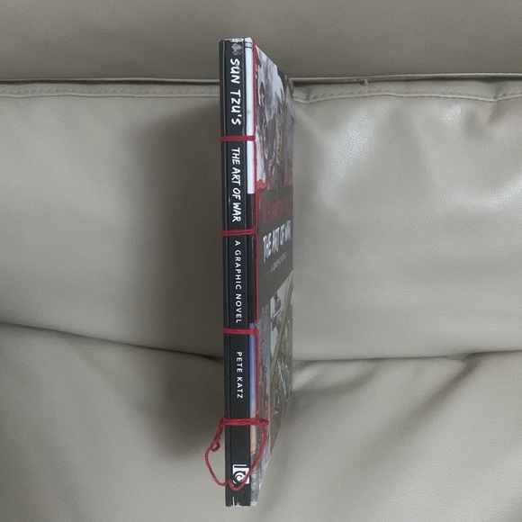 Sun Tzu’s The Art of War: A Graphic Novel Illustrations (Hardcover Book, 2018) - Picture 3 of 3